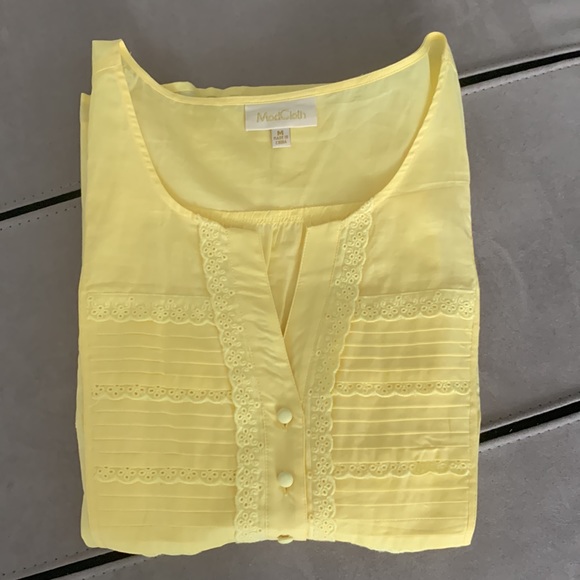 ModCloth NWOT Buttercup Eyelet Top size M - Picture 12 of 15